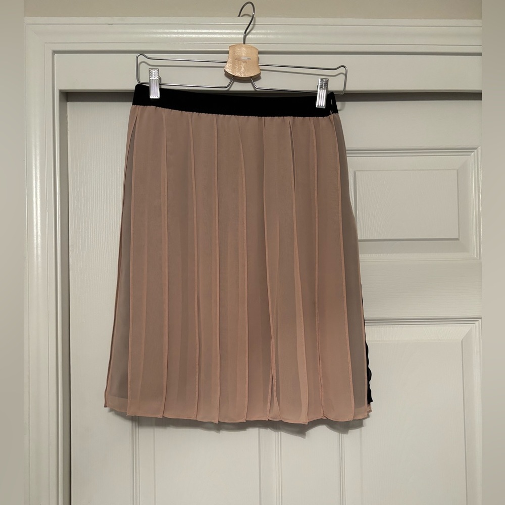 Ann Taylor Blush Pleated Mini Skirt Size 4